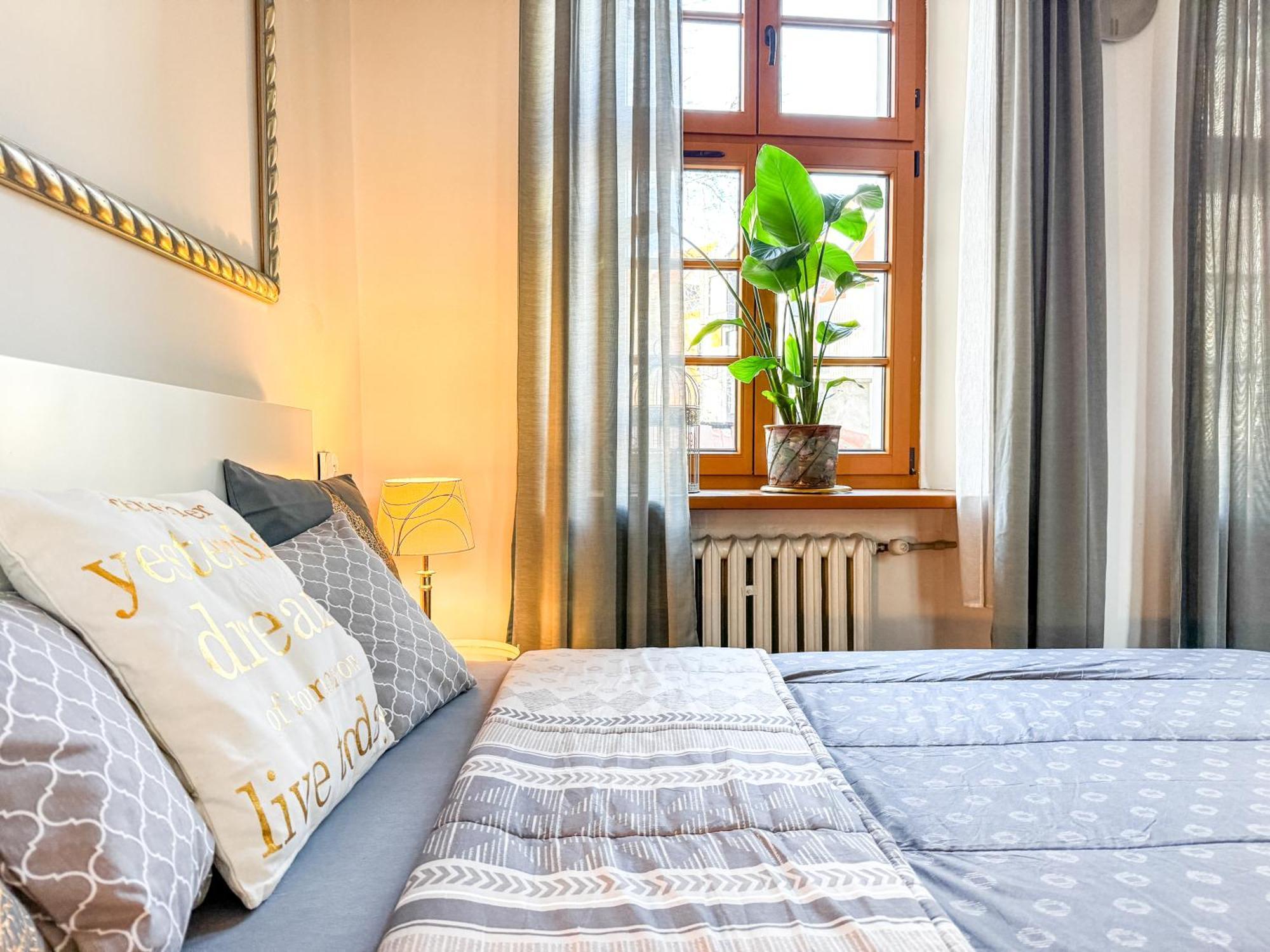 Luxury Decor & Amazing Island Views, Center! 5mins Rynek Leilighet