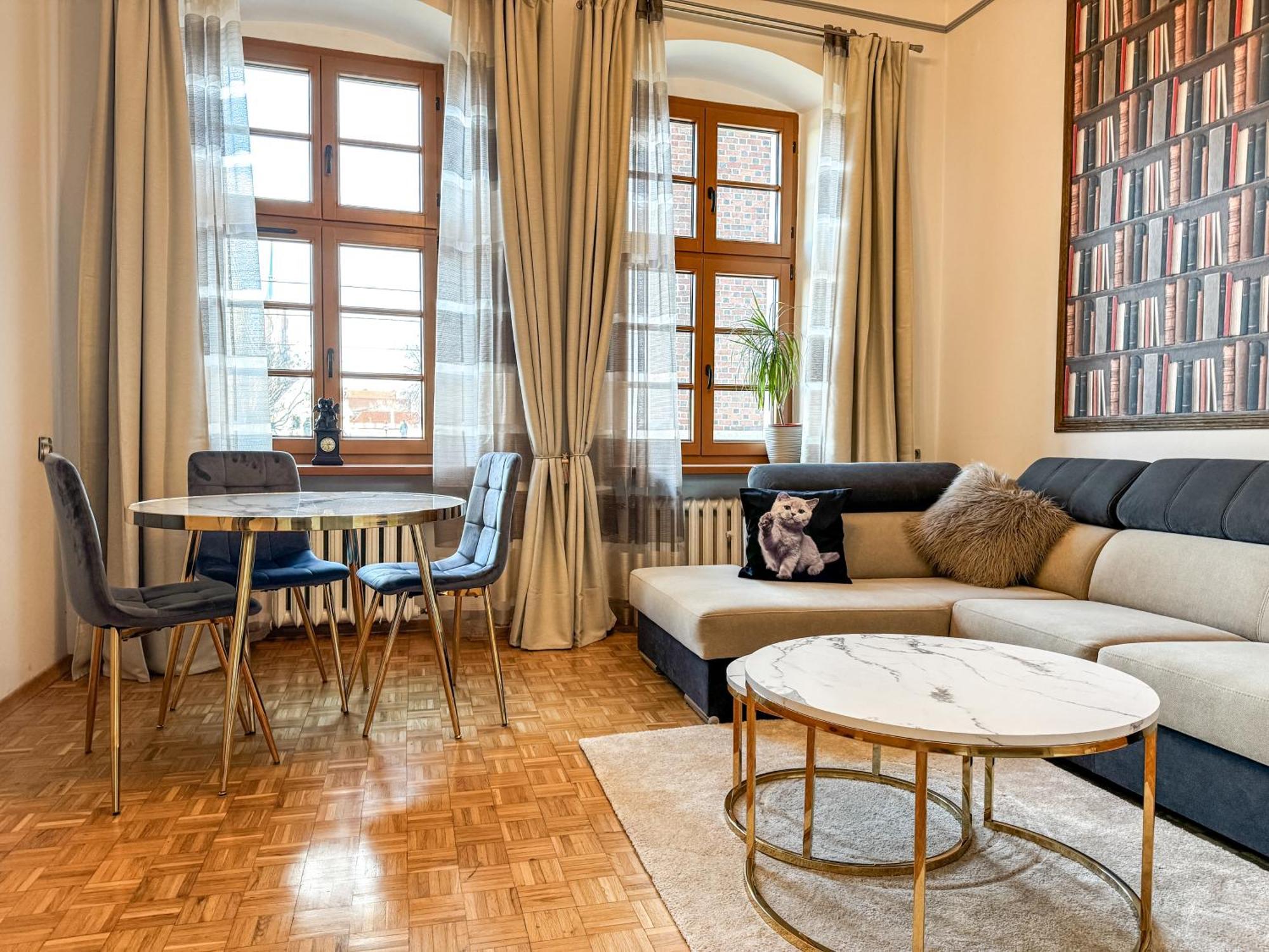 Luxury Decor & Amazing Island Views, Center! 5mins Rynek Leilighet *
