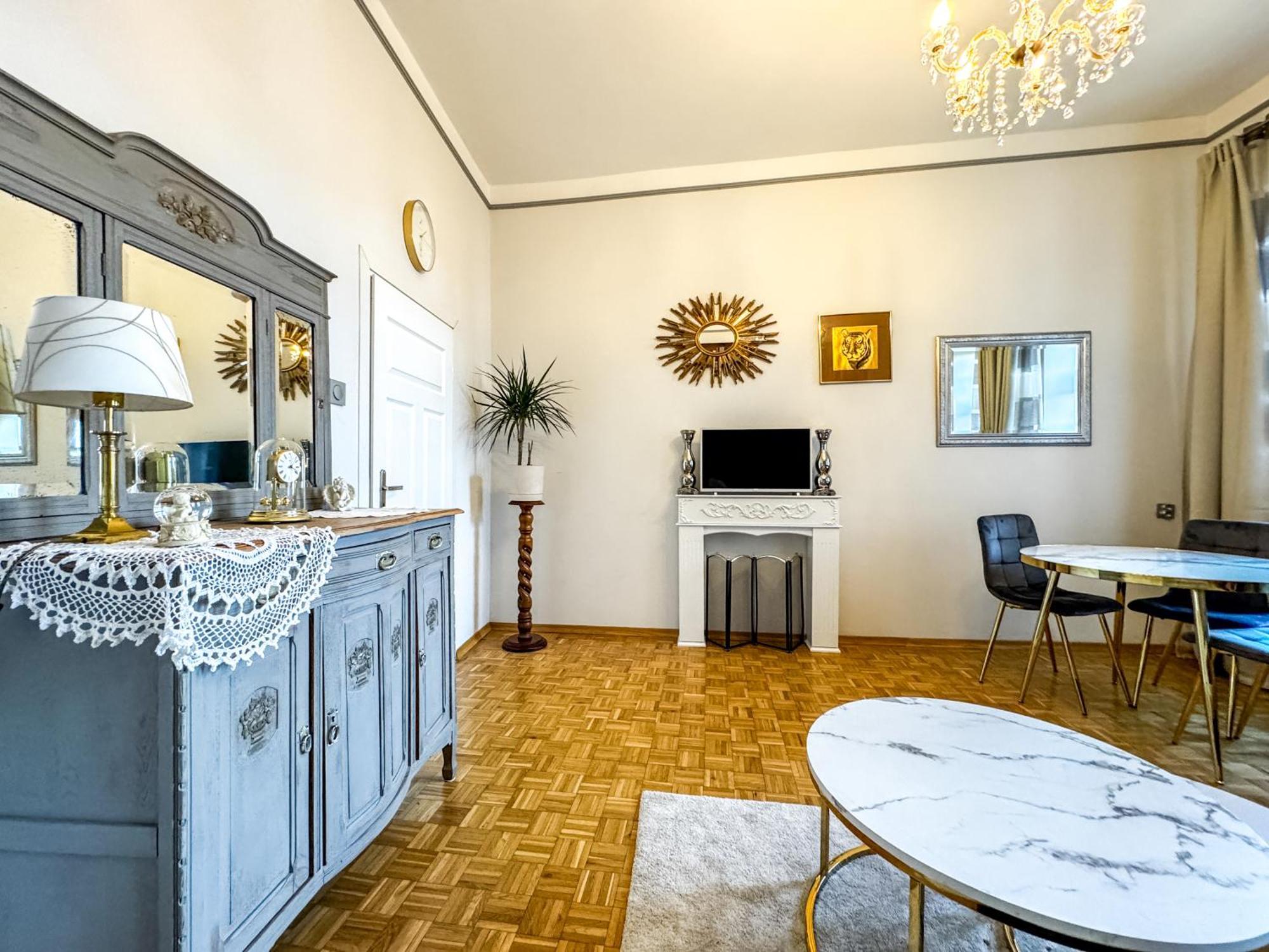 Luxury Decor & Amazing Island Views, Center! 5mins Rynek
