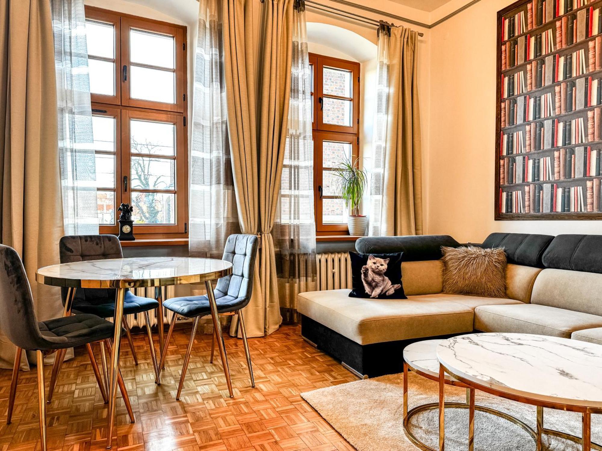 Luxury Decor & Amazing Island Views, Center! 5mins Rynek Apartment *